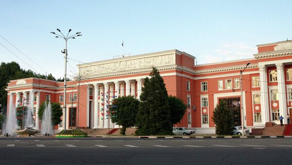 Здание парламента Республики Таджикистан в Душанбе. Архивное фото Здание парламента Республики Таджикистан в Душанбе. Архивное фото