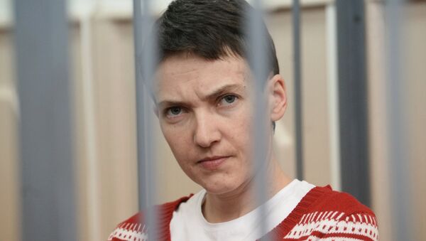 Украинская летчица Надежда Савченко, обвиняемая в причастности к убийству российских журналистов Украинская летчица Надежда Савченко, обвиняемая в причастности к убийству российских журналистов