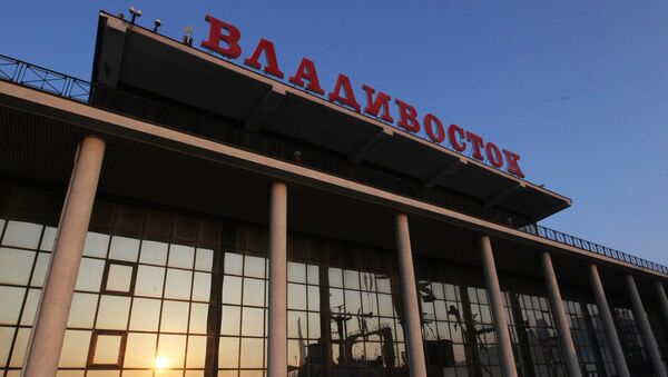 Здание морского вокзала во Владивостоке. Архивное фото Здание морского вокзала во Владивостоке. Архивное фото
