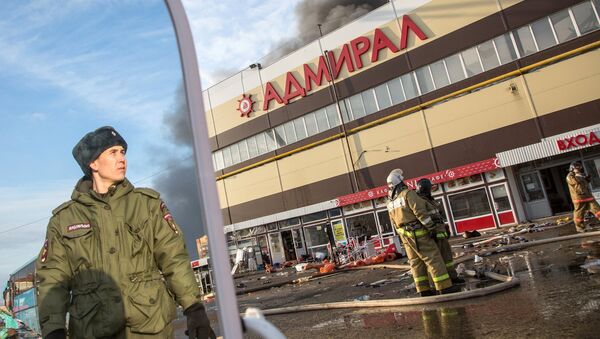 Пожар в торговом центре Адмирал в Казани. Архивное фото Пожар в торговом центре Адмирал в Казани. Архивное фото