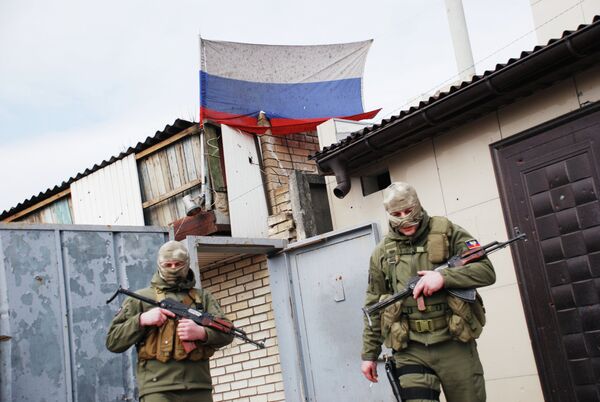 Ополченцы Донецкой народной республики в Донецке Ополченцы Донецкой народной республики в Донецке