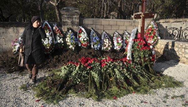 Могила без имени на кладбище в Севастополе, предположительно, младшего сына бывшего украинского президента Виктора Януковича Могила без имени на кладбище в Севастополе, предположительно, младшего сына бывшего украинского президента Виктора Януковича