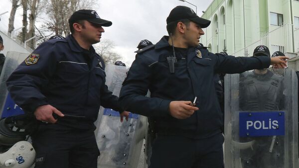 Сотрудники турецкой полиции. Архивное фото Сотрудники турецкой полиции. Архивное фото
