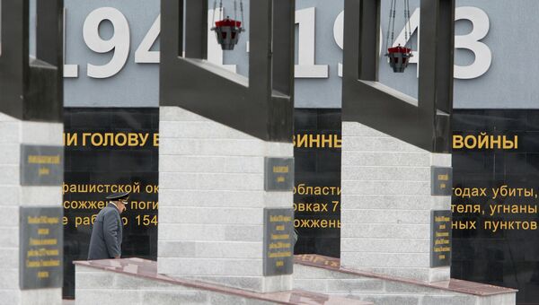 Мемориальный комплекс Хацунь в Брянской области, возведенный в память о российских деревнях, сожженных фашистами во время Великой Отечественной войны Мемориальный комплекс Хацунь в Брянской области, возведенный в память о российских деревнях, сожженных фашистами во время Великой Отечественной войны
