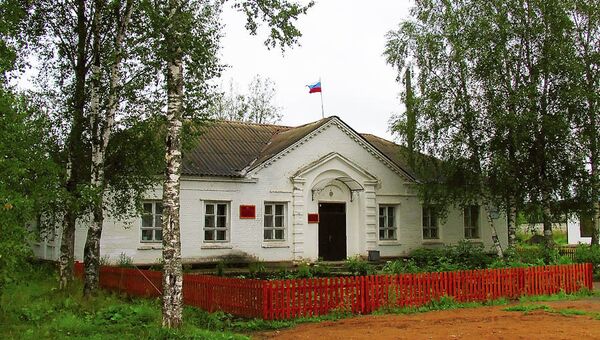 Здание администрации Важинского городского поселения. Архивное фото Здание администрации Важинского городского поселения. Архивное фото