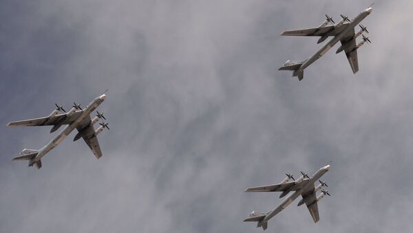 Стратегические бомбардировщики-ракетоносцы Ту-95МС. Архивное фото Стратегические бомбардировщики-ракетоносцы Ту-95МС. Архивное фото
