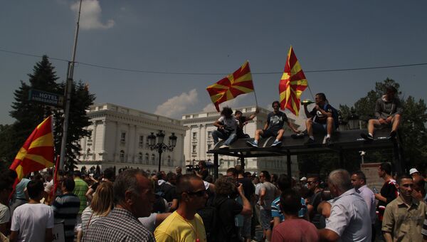Бессрочный митинг оппозиции Македонии у Дома правительства в Скопье Бессрочный митинг оппозиции Македонии у Дома правительства в Скопье