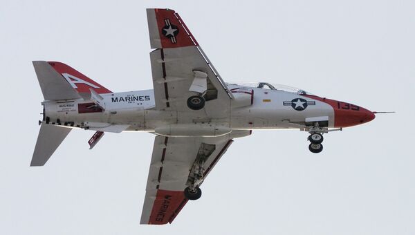 Военный учебно-тренировочный самолет T-45C ВМС США. Архивное фото Военный учебно-тренировочный самолет T-45C ВМС США. Архивное фото