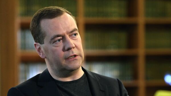 Премьер-министр РФ Д.Медведев дал интервью ведущему программы Вести в субботу С.Брилеву Премьер-министр РФ Д.Медведев дал интервью ведущему программы Вести в субботу С.Брилеву