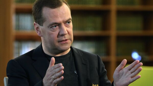 Премьер-министр РФ Д.Медведев дал интервью ведущему программы Вести в субботу С.Брилеву Премьер-министр РФ Д.Медведев дал интервью ведущему программы Вести в субботу С.Брилеву