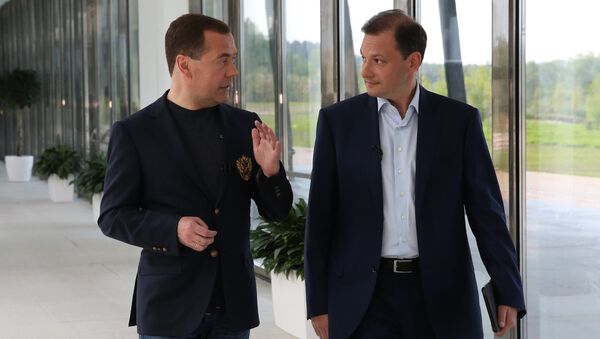 Премьер-министр РФ Д.Медведев дал интервью ведущему программы Вести в субботу С.Брилеву Премьер-министр РФ Д.Медведев дал интервью ведущему программы Вести в субботу С.Брилеву