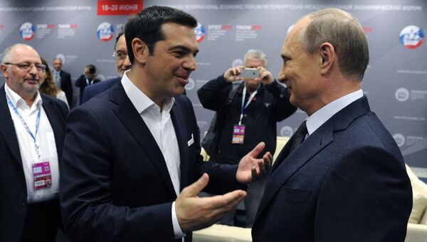 Президент России Владимир Путин и премьер-министр Греции Алексис Ципрас на панельной дискуссии в ходе пленарного заседания XIX Петербургского экономического форума Президент России Владимир Путин и премьер-министр Греции Алексис Ципрас на панельной дискуссии в ходе пленарного заседания XIX Петербургского экономического форума