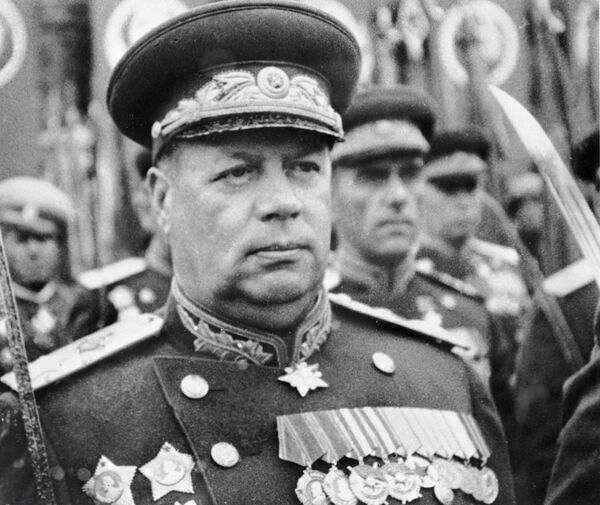 Маршал Советского Союза Федор Толбухин встречает Победу на параде в Москве Маршал Советского Союза Федор Толбухин встречает Победу на параде в Москве