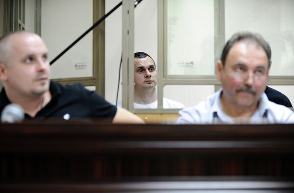 Олег Сенцов на первом основном слушании по делу о терактах в Крыму Олег Сенцов на первом основном слушании по делу о терактах в Крыму