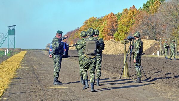 Украинские пограничники на границе с Россией Украинские пограничники на границе с Россией