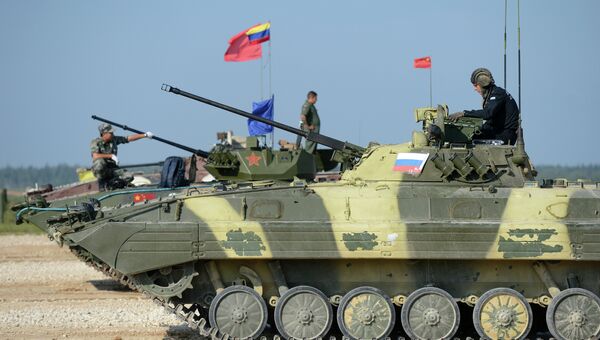 Участники Армейских международных игр - 2015 на подмосковном полигоне Алабино. Архивное фото Участники Армейских международных игр - 2015 на подмосковном полигоне Алабино. Архивное фото