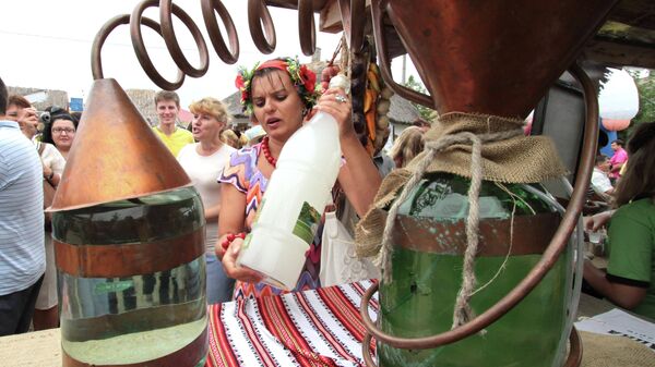 Самогонные аппараты предложили продавать только в спецмагазинах
