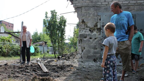 Последствия обстрела Донецка. Архивное фото Последствия обстрела Донецка. Архивное фото