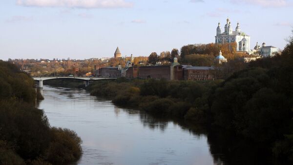 Вид со стороны реки Днепр на панораму города Смоленска. Архивное фото Вид со стороны реки Днепр на панораму города Смоленска. Архивное фото