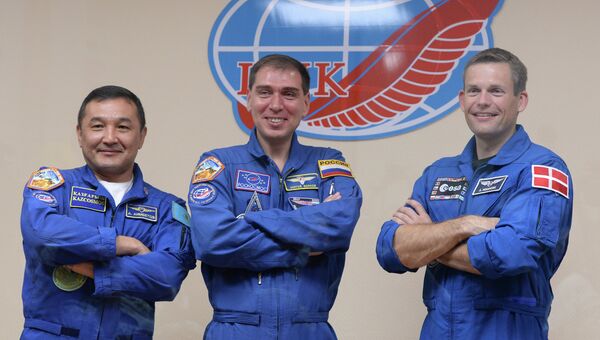 Пресс-конференция экипажа космического корабля Союз ТМА-18М на космодроме Байконур. Архивное фото Пресс-конференция экипажа космического корабля Союз ТМА-18М на космодроме Байконур. Архивное фото