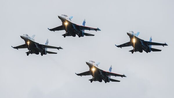 Пилотажная группа Соколы России. Архивное фото Пилотажная группа Соколы России. Архивное фото