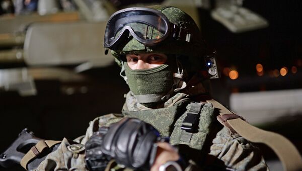 Военнослужащий в экипировке Ратник Военнослужащий в экипировке Ратник
