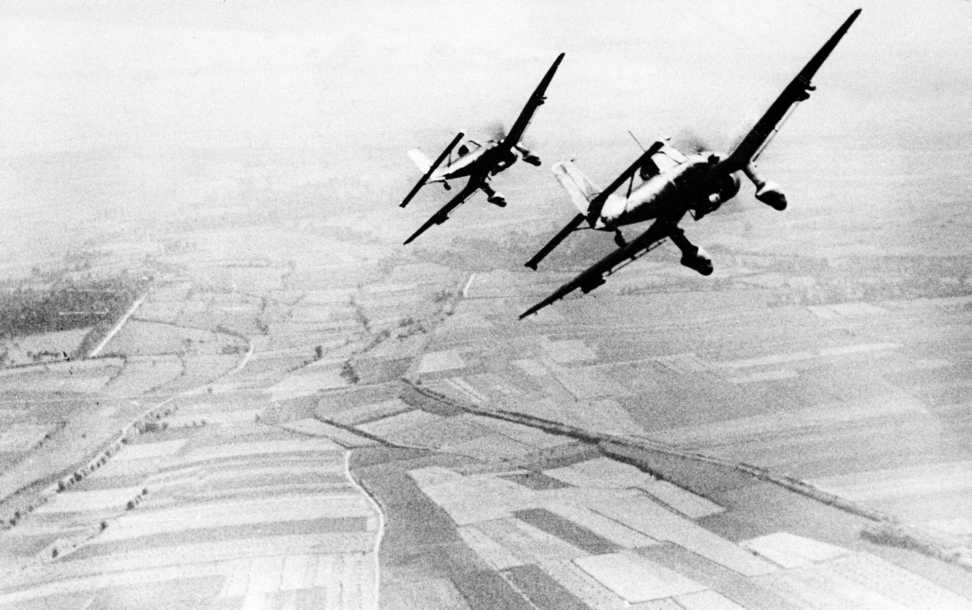 Немецкие пикирующие бомбардировщики Юнкерс Ju 87 Немецкие пикирующие бомбардировщики Юнкерс Ju 87 - РИА Новости, 1920, 21.07.2021