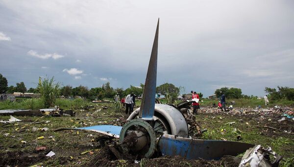 На месте крушения самолета Ан-12 в Южном Судане, 4 ноября 2015 На месте крушения самолета Ан-12 в Южном Судане, 4 ноября 2015