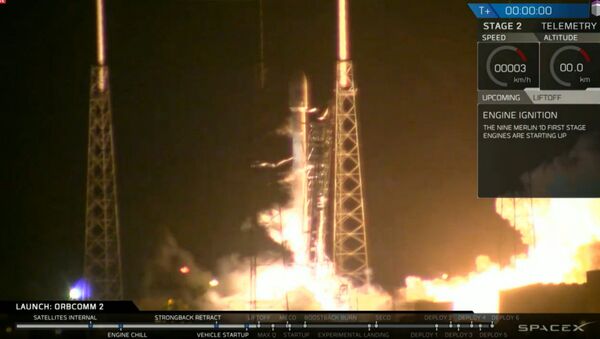 Старт Falcon 9 и успешная посадка первой ступени ракеты на мысе Канаверал Старт Falcon 9 и успешная посадка первой ступени ракеты на мысе Канаверал