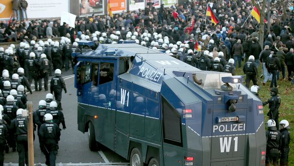 Разгон демонстрации в Кельне, 9 января 2015 Разгон демонстрации в Кельне, 9 января 2015