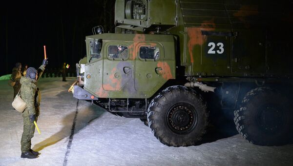 Машины обеспечения боевого дежурства перед маршем к месту учений Машины обеспечения боевого дежурства перед маршем к месту учений