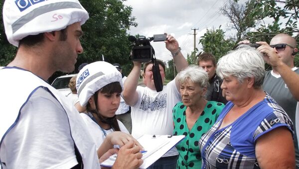 Последствия обстрела села Саханка в Донецкой области Последствия обстрела села Саханка в Донецкой области