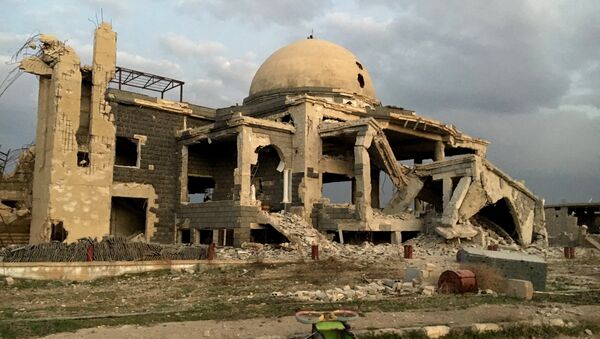 Мечеть на одной из улиц освобождённого Сирийской арабской армией населённого пункта Осман в провинции Дераа. Архивное фото Мечеть на одной из улиц освобождённого Сирийской арабской армией населённого пункта Осман в провинции Дераа. Архивное фото