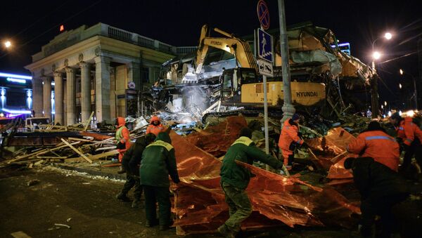Снос незаконных построек в Москве Снос незаконных построек в Москве