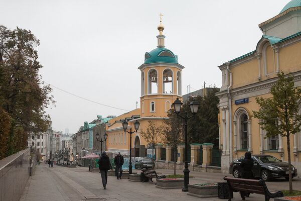 Воссозданные колокольня и приходской дом храма Космы и Дамиана в Шубине, Москва Воссозданные колокольня и приходской дом храма Космы и Дамиана в Шубине, Москва