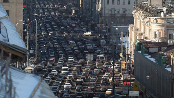 Автомобильные пробки на Тверской в Москве. Архивное фото Автомобильные пробки на Тверской в Москве. Архивное фото