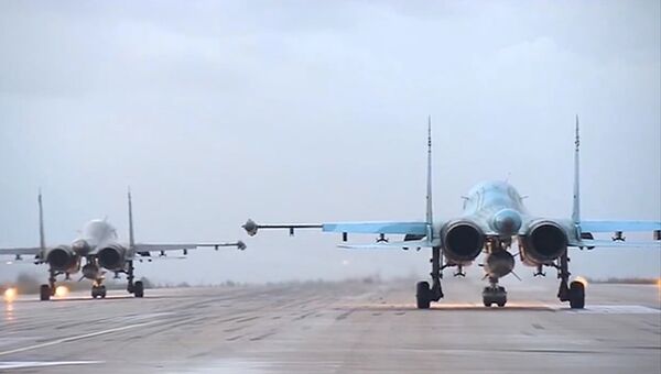 Вылет первой группы самолетов ВКС с авиабазы Хмеймим в пункты постоянного базирования на территории России Вылет первой группы самолетов ВКС с авиабазы Хмеймим в пункты постоянного базирования на территории России