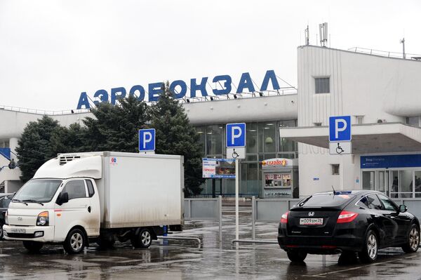 В аэропорту Ростова-на-Дону, где при посадке разбился пассажирский самолет Boeing-737-800 В аэропорту Ростова-на-Дону, где при посадке разбился пассажирский самолет Boeing-737-800