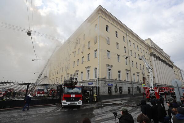 Пожар в здании Министерства обороны в Москве Пожар в здании Министерства обороны в Москве