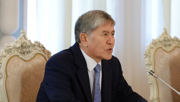 Президент Киргизской Республики Алмазбек Атамбаев. Архивное фото Президент Киргизской Республики Алмазбек Атамбаев. Архивное фото