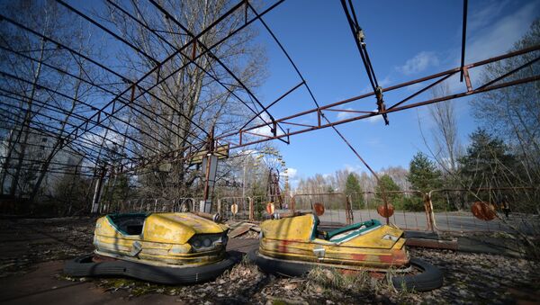 В эвакуированном после аварии на ЧАЭС городе Припять в Чернобыльской Зоне Отчуждения В эвакуированном после аварии на ЧАЭС городе Припять в Чернобыльской Зоне Отчуждения