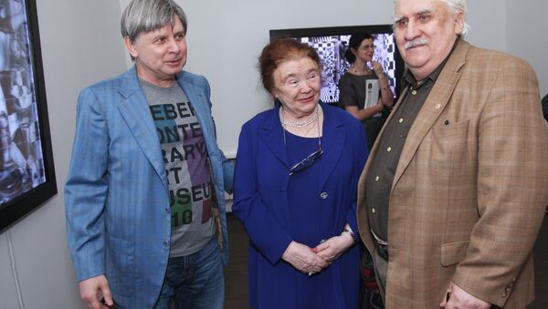 Художник Владимир Немухин (справа). 2010 год Художник Владимир Немухин (справа). 2010 год