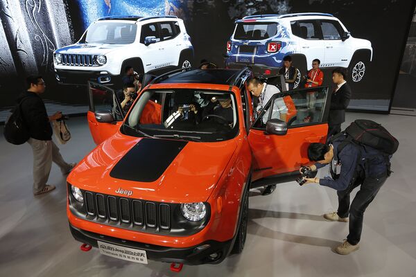 Автомобиль Jeep Renegade. Пекинский автосалон, апрель 2016 Автомобиль Jeep Renegade. Пекинский автосалон, апрель 2016