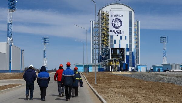 Специалисты Роскосмоса у стартового комплекса. Архивное фото Специалисты Роскосмоса у стартового комплекса. Архивное фото