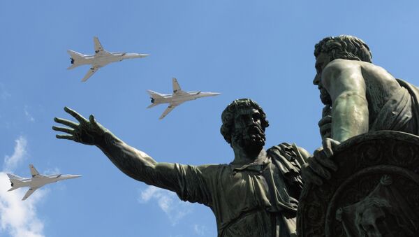 Памятник Минину и Пожарскому в Москве Памятник Минину и Пожарскому в Москве