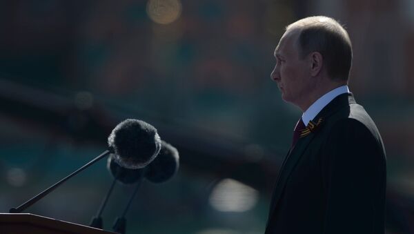 Президент России - Верховный Главнокомандующий Вооружёнными Силами Владимир Путин на военном параде в ознаменование 71-й годовщины Победы в Великой Отечественной войне 1941–1945 годов на Красной площади в Москве Президент России - Верховный Главнокомандующий Вооружёнными Силами Владимир Путин на военном параде в ознаменование 71-й годовщины Победы в Великой Отечественной войне 1941–1945 годов на Красной площади в Москве
