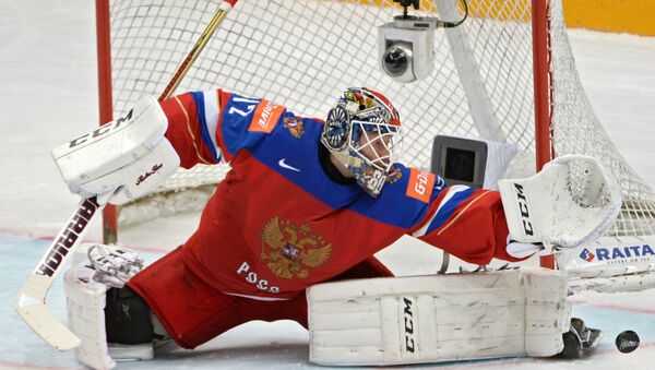 Вратарь сборной России Сергей Бобровский в матче группового этапа чемпионата мира по хоккею между сборными командами России и Швейцарии Вратарь сборной России Сергей Бобровский в матче группового этапа чемпионата мира по хоккею между сборными командами России и Швейцарии