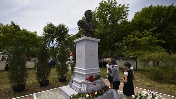 В Евпатории открыли бюст императору Николаю II В Евпатории открыли бюст императору Николаю II
