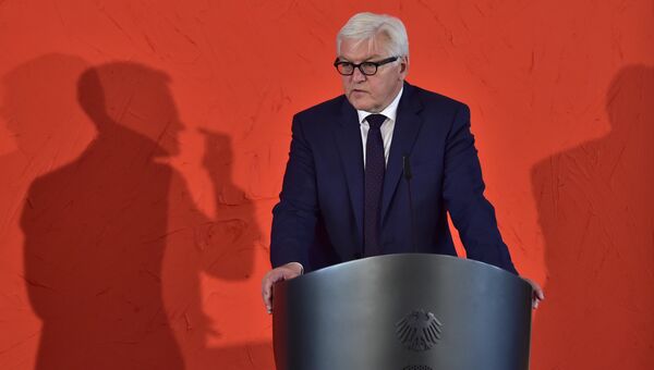 Глава МИД Германии Франк-Вальтер Штайнмайер во время пресс-конференции в Берлине. 31 мая 2016 Глава МИД Германии Франк-Вальтер Штайнмайер во время пресс-конференции в Берлине. 31 мая 2016