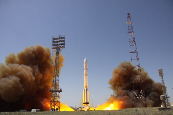 Пуск ракеты-носителя Протон-М с разгонным блоком Бриз-М и телекоммуникационным космическим аппаратом Intelsat DLA-2 . 9 июня 2016 Пуск ракеты-носителя Протон-М с разгонным блоком Бриз-М и телекоммуникационным космическим аппаратом Intelsat DLA-2 . 9 июня 2016